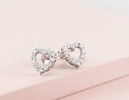 10 Tips Memilih Model Anting Berlian Terbaru Untuk Hadiah Ulang Tahun